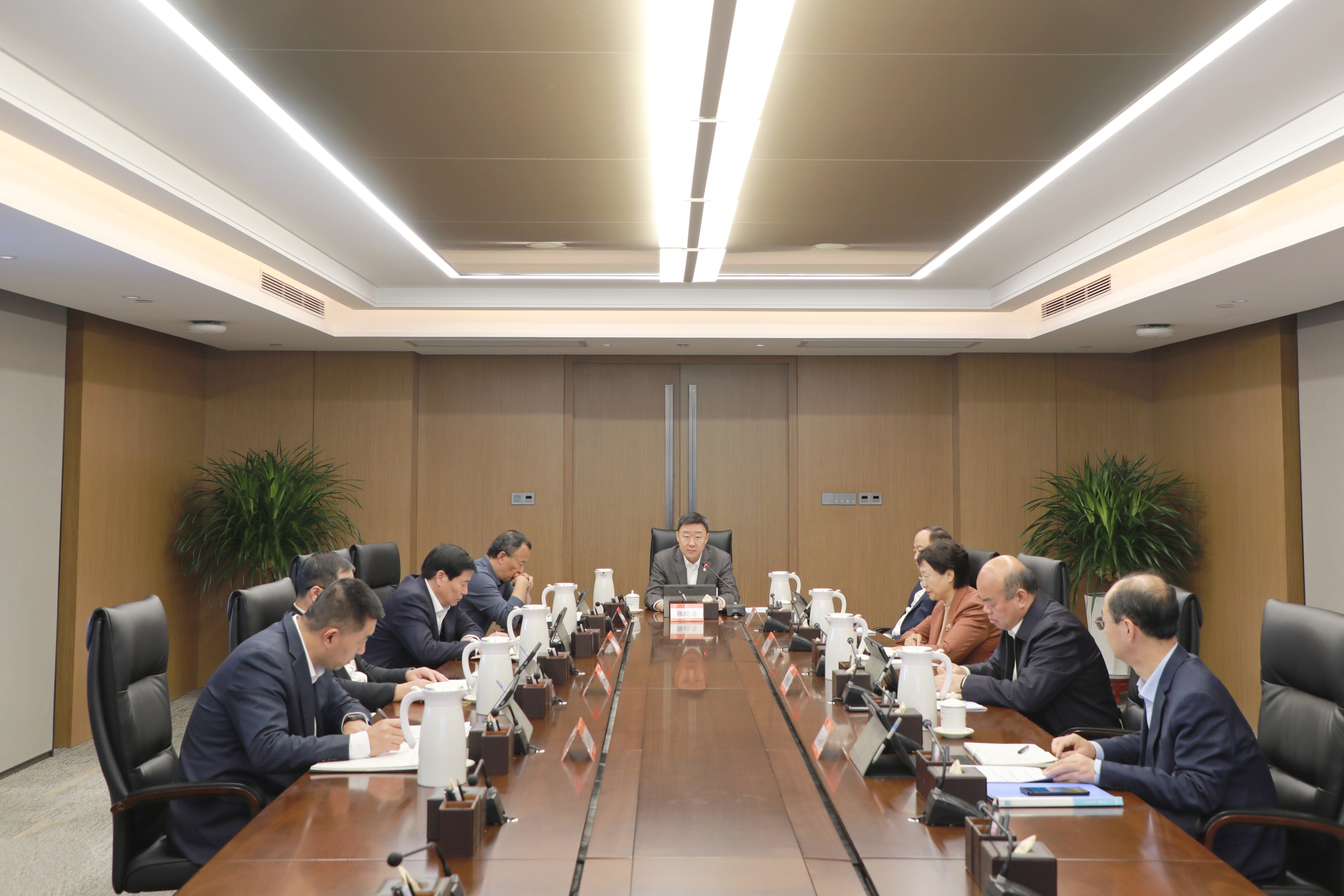 集團(tuán)黨委常委會(huì)召開(kāi)會(huì)議 傳達(dá)學(xué)習(xí)習(xí)近平總書(shū)記重要講話精神 研究有關(guān)事項(xiàng)